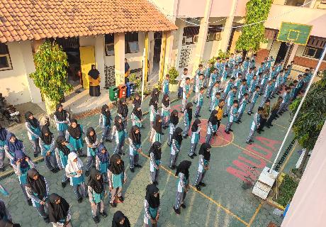 Pagi Ceria dan Semangat Sehat Warnai Hari Jum’at di SMP Muhammadiyah 2 Tegal
