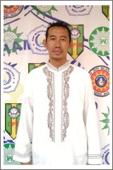 <center>Penjaga Sekolah<br>Pujiharto </center>