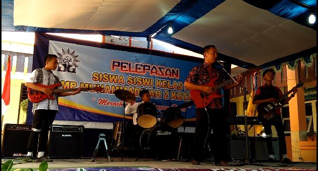 <center>Diantara Kalian</center> video